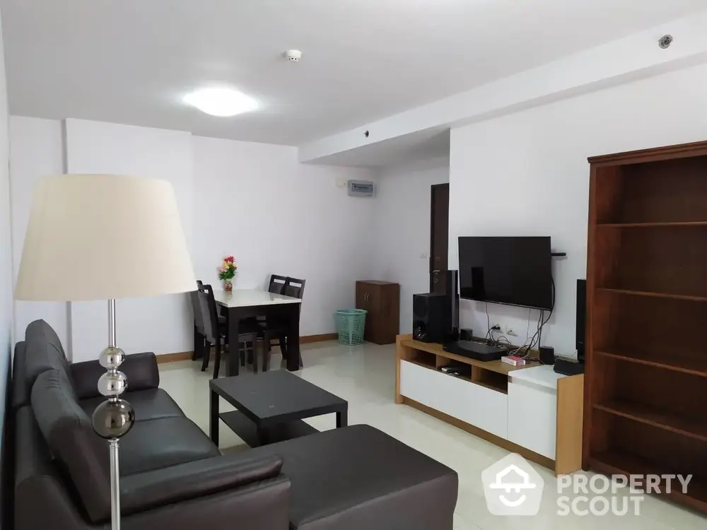  2 Bedrooms Condo at Supalai Park Ekamai Thonglor-1