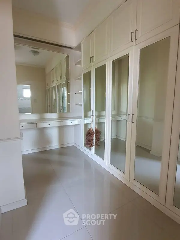 image_rental-5076983