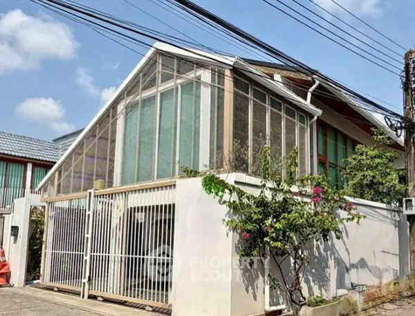 image_rental-31745719