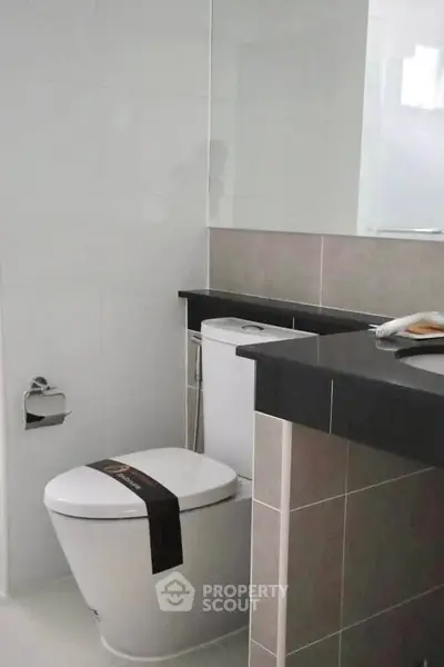 Modern bathroom with sleek design and elegant fixtures
