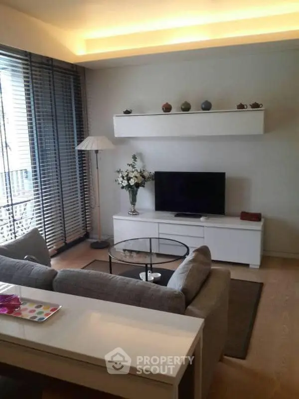 Fully Furnished 1 Bedroom Condo at Siamese Gioia ไซมิส จอยญ่า-1