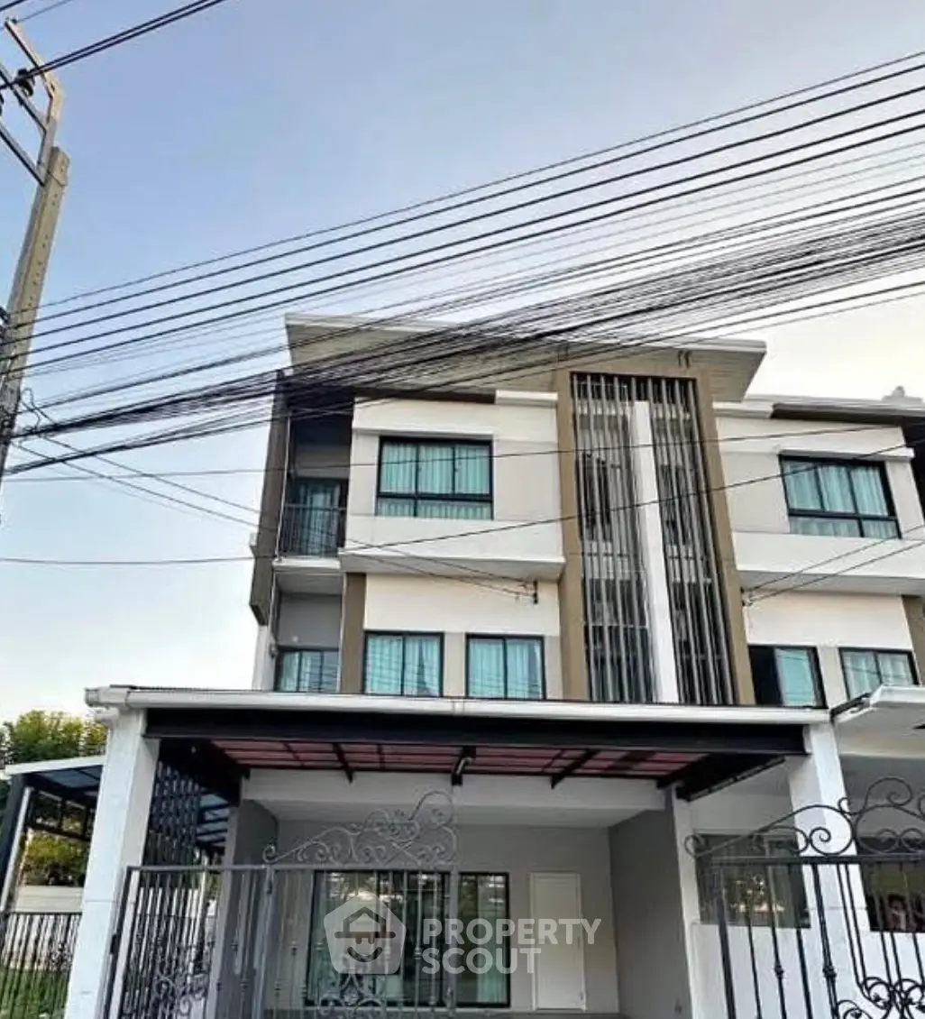 Screenshot 2569-01-14 at 18.32.51.jpg