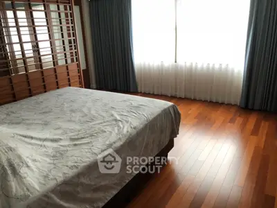  3 Bedrooms Condo -4