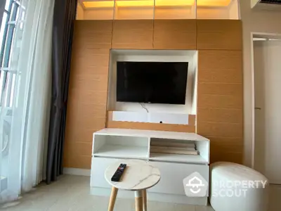  1 Bedroom Condo at The Niche Pride ทองหล่อ เพชรบุรี Livingroom