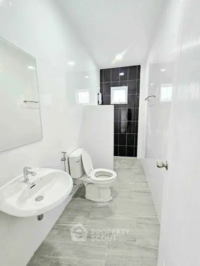 Modern bathroom with sleek design and elegant fixtures
