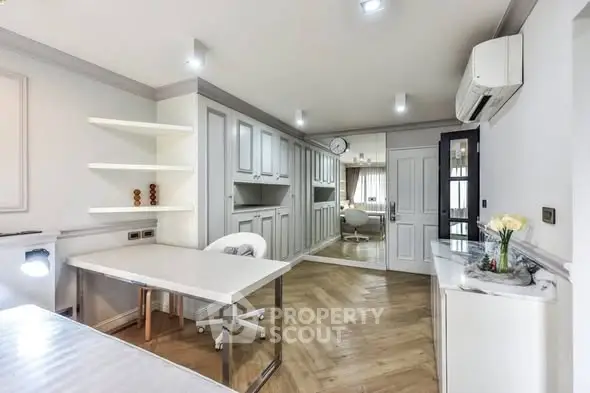 image_rental-31713619