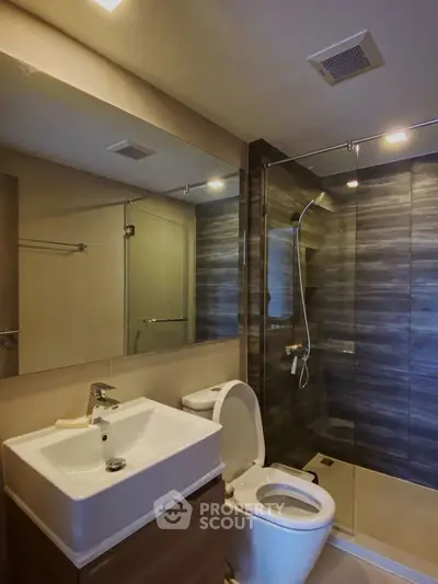 Fully Furnished 2 Bedrooms Condo at Maestro 02 Ruamrudee-3