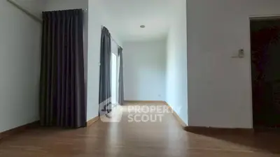 2897958-10-Photoroom.png