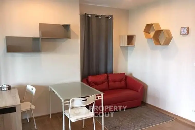 Fully Furnished 1 Bedroom Condo at The Tree Rio Bang Aor Station Livingroom