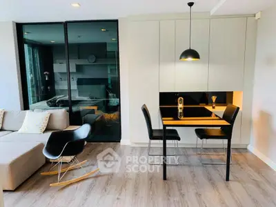 Fully Furnished 1 Bedroom Condo at The Room Sukhumvit 21-3