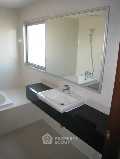  2 Bedrooms Apartment at P W T Mansion-5