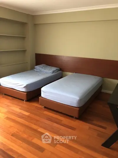  3 Bedrooms Condo -3
