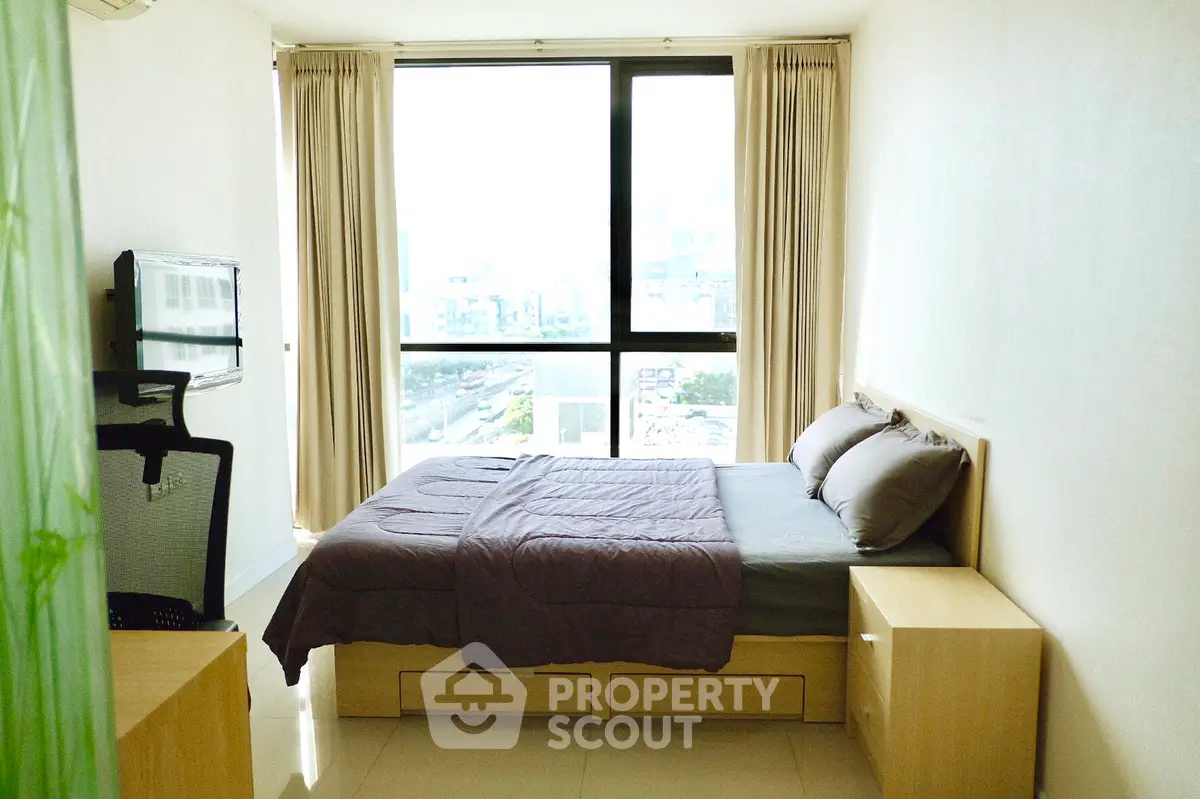 Fully Furnished 2 Bedrooms Condo at Ideo Ratchada Huaikwang-1