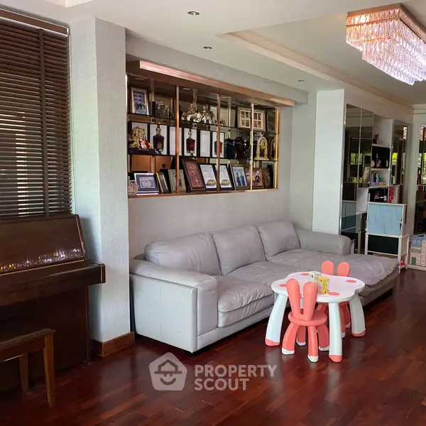 image_rental-8236432