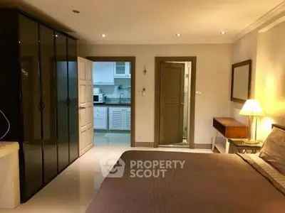 Fully Furnished 1 Bedroom Condo at Saranjai Mansion Condominium-2