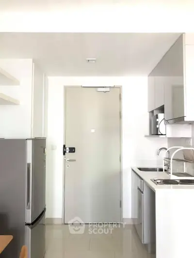 Fully Furnished 1 Bedroom Condo at Ideo Mobi Sathron-2