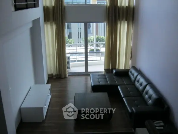 image_rental-5258917