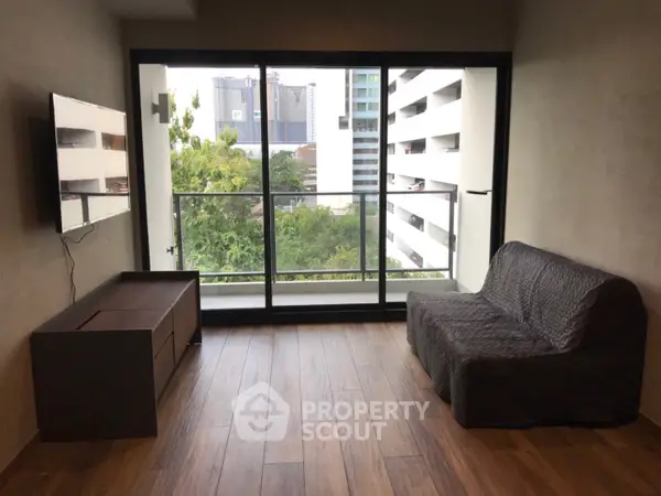 image_rental-5273153