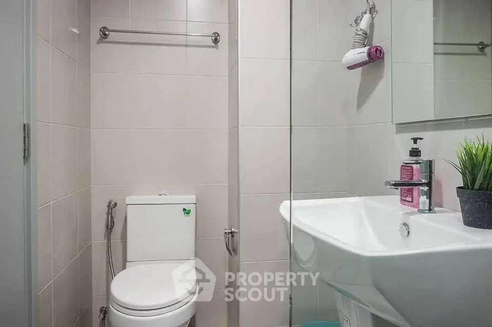  1 Bedroom Condo at Ideo Mobi Sukhumvit Eastgate-1