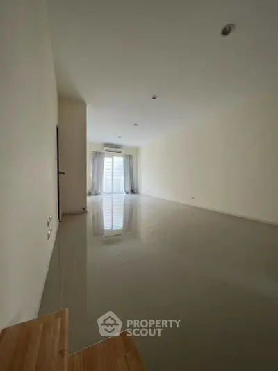 image_rental-28369236