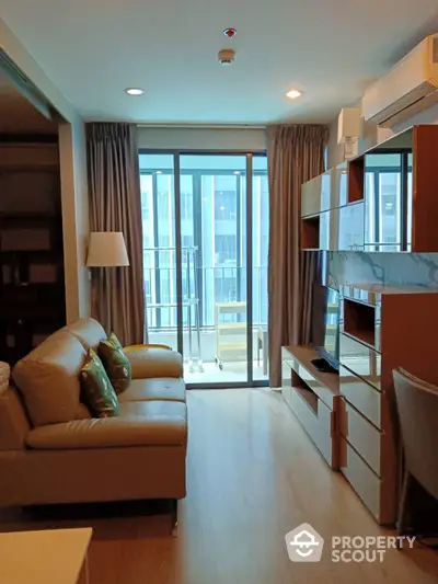 Fully Furnished 1 Bedroom Condo at Ideo Q Chula Samyan-2