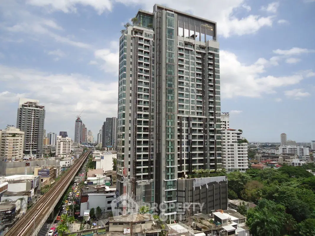 Stunning high-rise building with panoramic city views and modern architecture.
