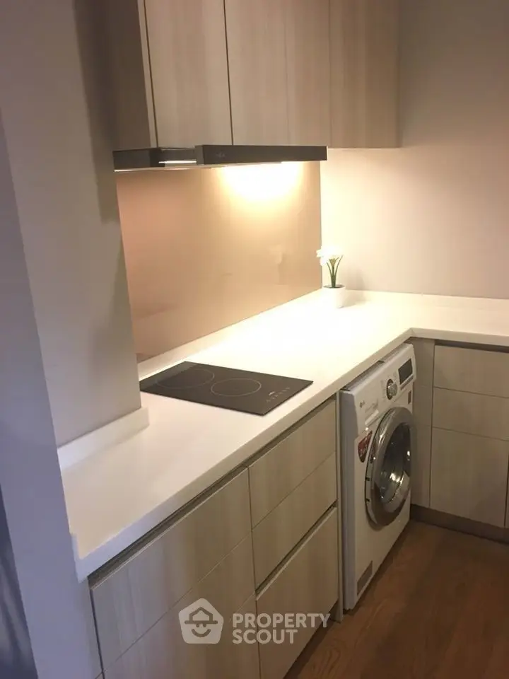  2 Bedrooms Condo at The Lumpini 24-1