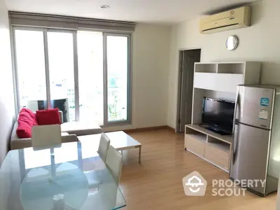  2 Bedrooms Condo at Life Ratchada Suthisan-3