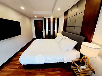 Luxurious modern bedroom with elegant decor and cozy ambiance