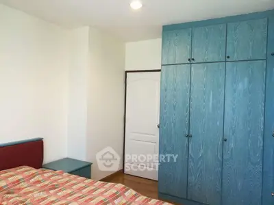 3 Bedrooms Condo at Sathorn House Condominium-2