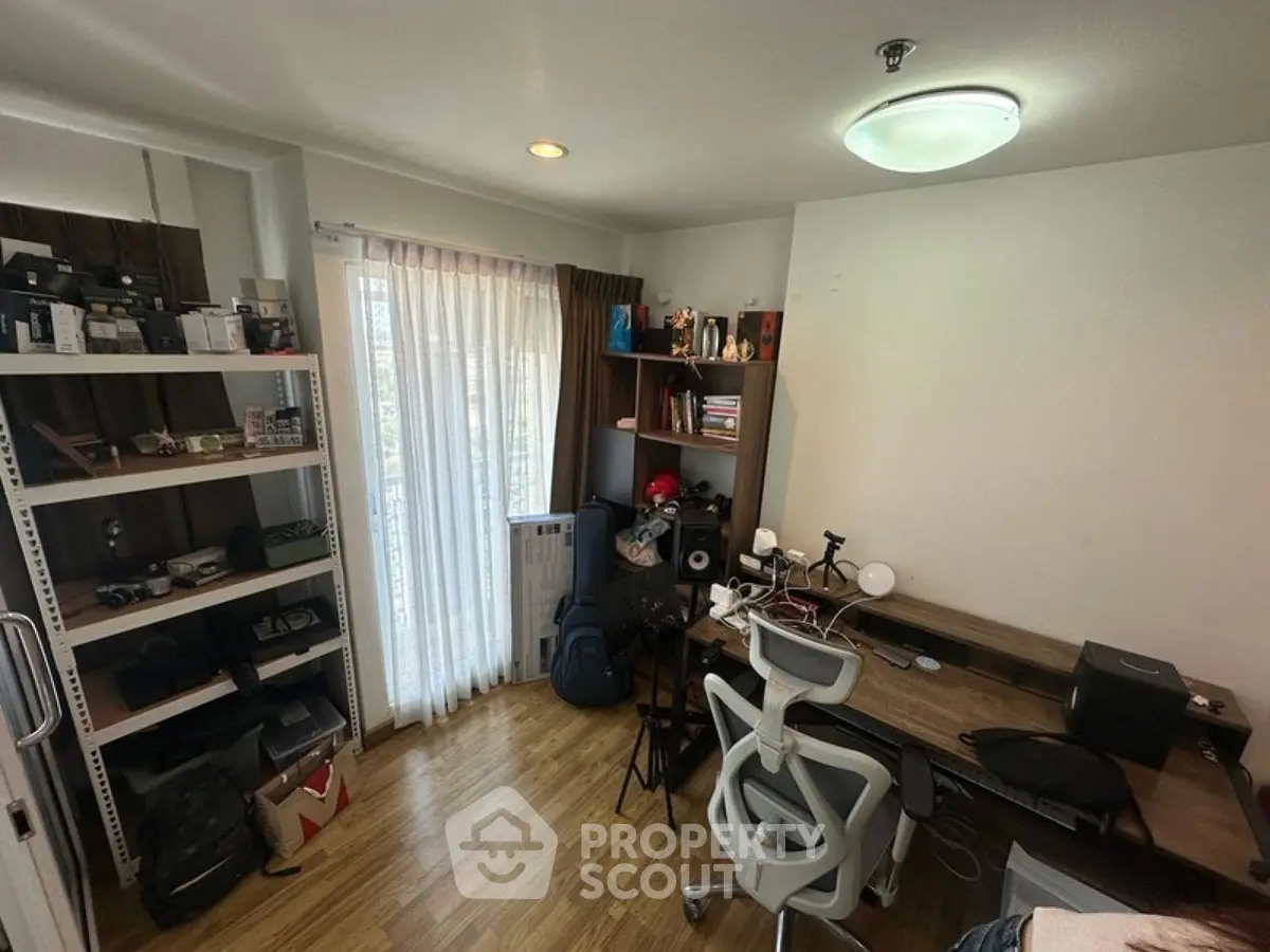 Thumbnail 10
