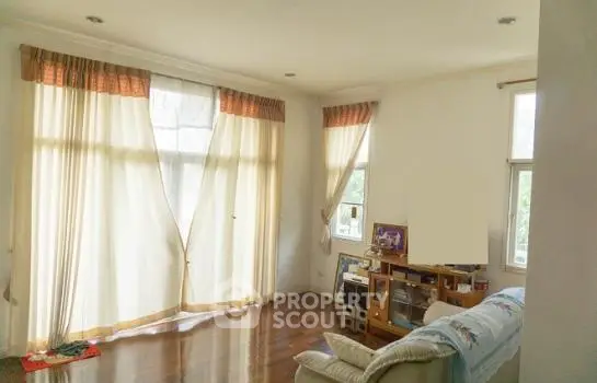 image_rental-8403941