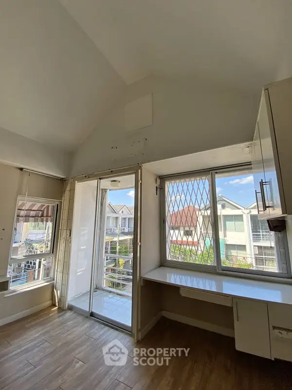 image_rental-28561108