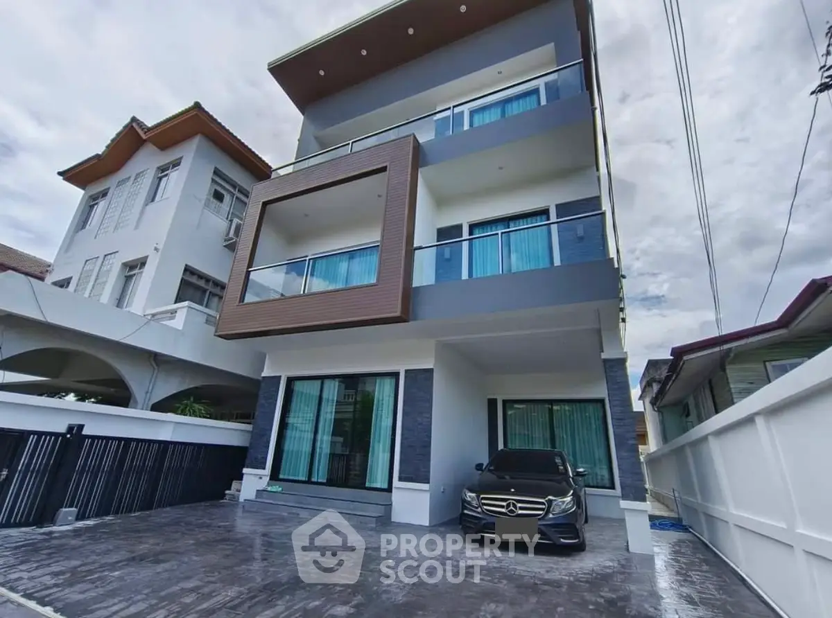 Screenshot 2567-06-15 at 12.20.18.jpg