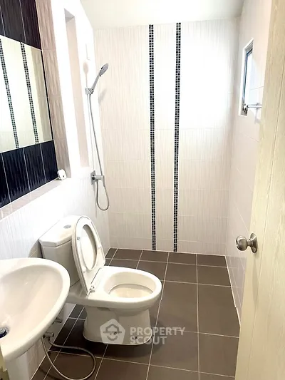 Modern bathroom with sleek design and contemporary fixtures