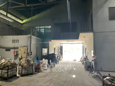 Spacious industrial warehouse with high ceilings and ample storage space