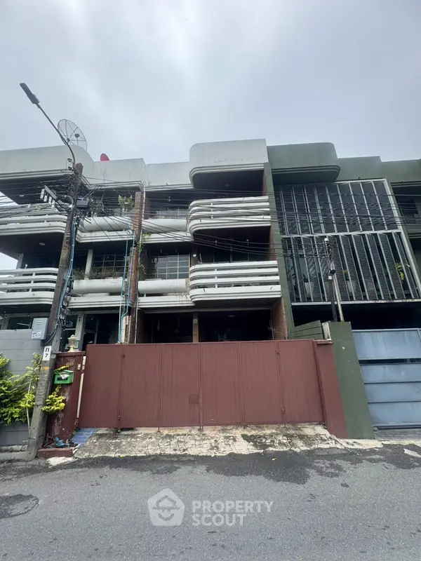 image_rental-25509897