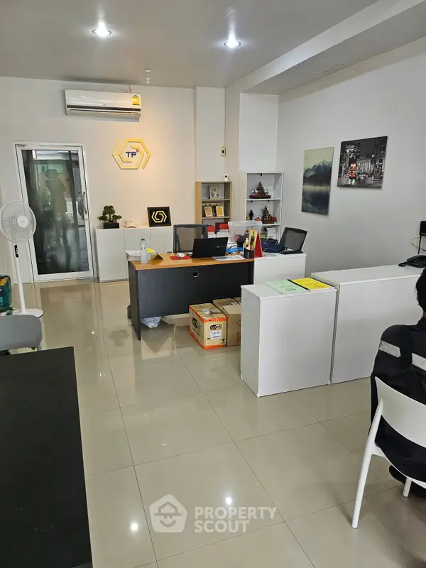 image_rental-26828503