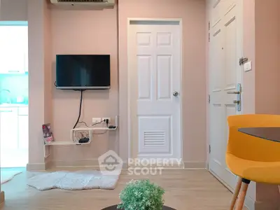  1 Bedroom Condo at Life Ratchada Suthisan-2