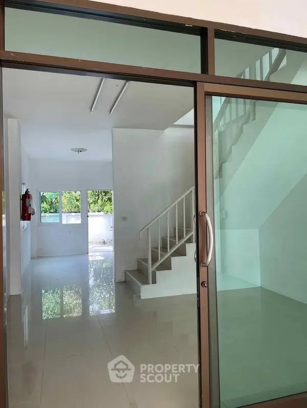 image_rental-19157185