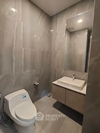 Modern bathroom with sleek design and elegant fixtures