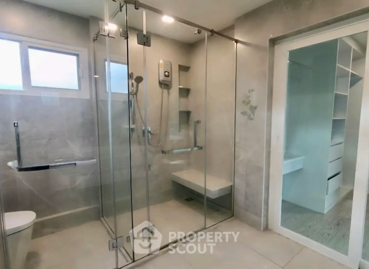 Screenshot 2568-11-07 at 22.20.04.jpg