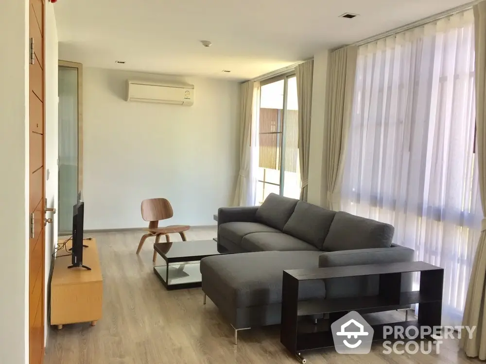  2 Bedrooms Condo -1