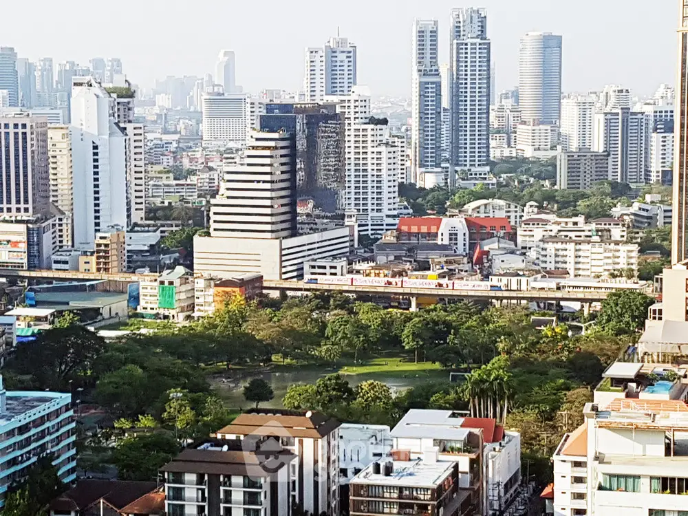  2 Bedrooms Condo at Park Origin Phrom Phong-1