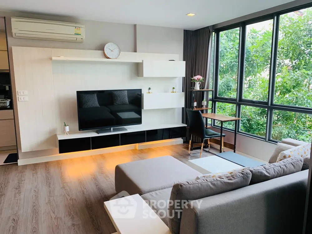  1 Bedroom Condo at The Room Sukhumvit 21-1