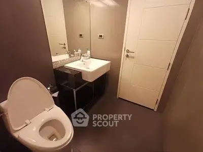 1 Bedroom Condo at The Crest Sukhumvit 34-2