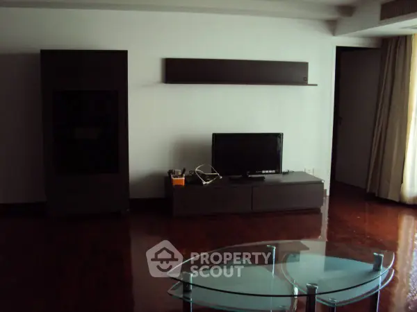 image_rental-5257433