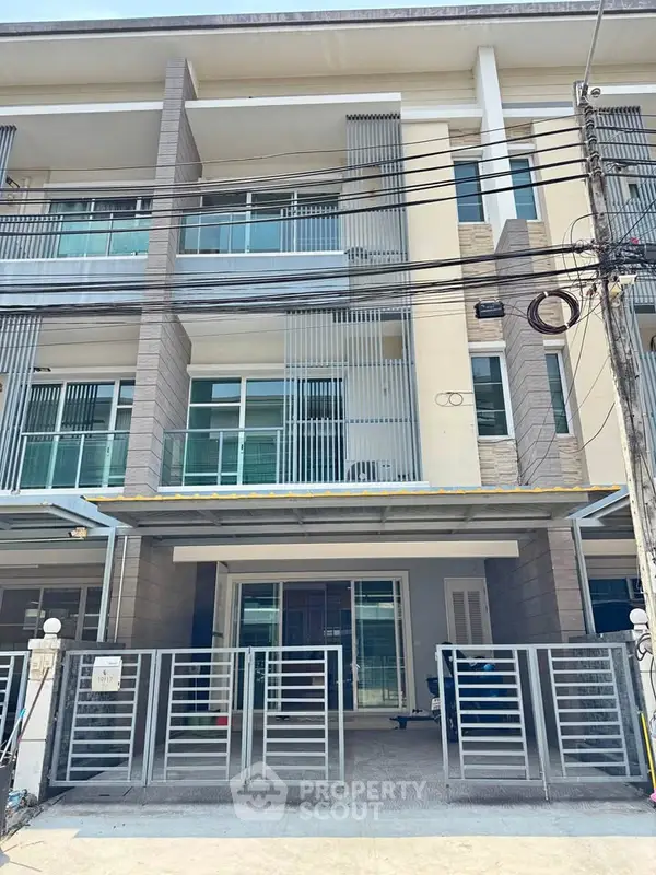 image_rental-31586312