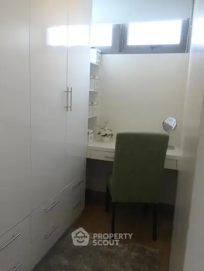  1 Bedroom Condo at Downtown 49 Sukhumvit-4