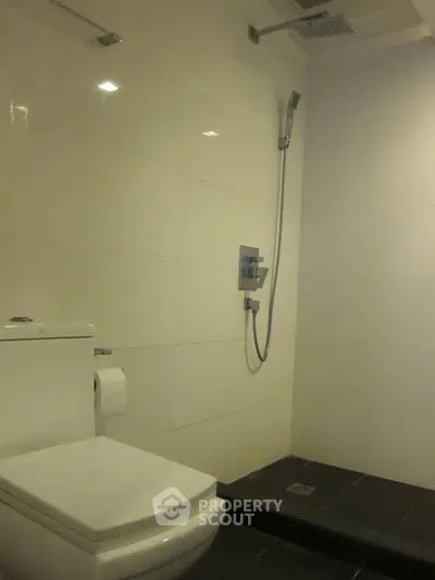  2 Bedrooms Condo at Young Place Grand Le Gardine Paholyothin 37-2